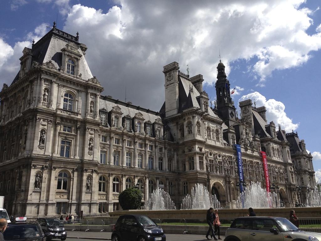 Hotel De La Bretonnerie Paris Exterior photo